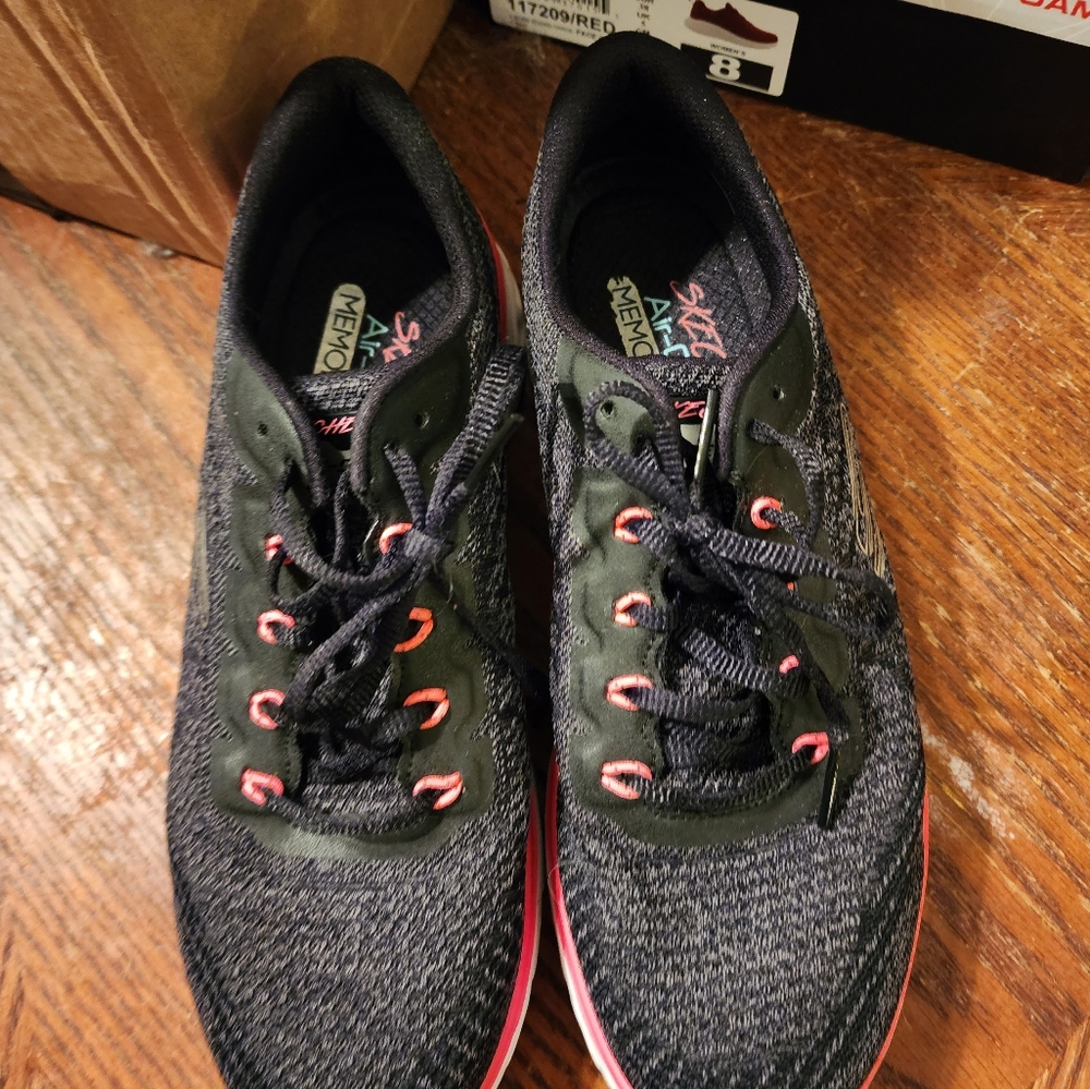 Skechers size 8
